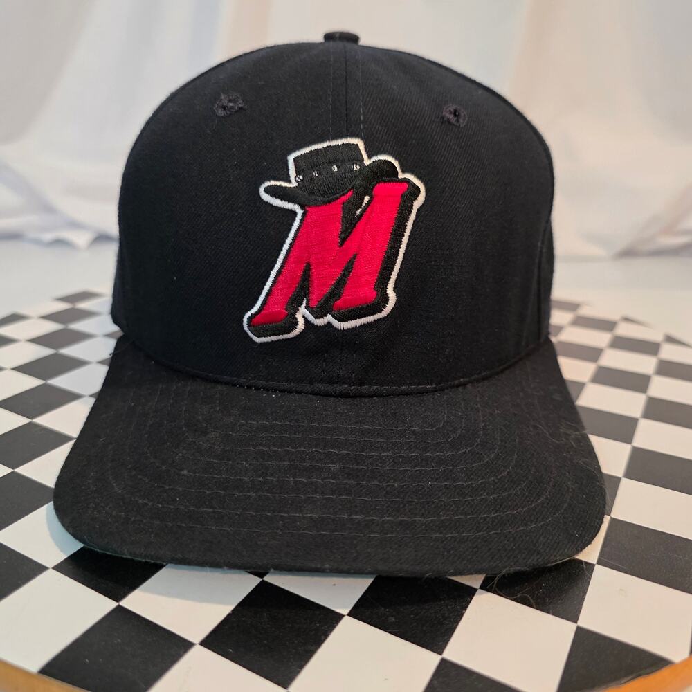 Vintage New‎ Era Made in USA High Desert Mavericks Defunct MiLB Snapback Hat